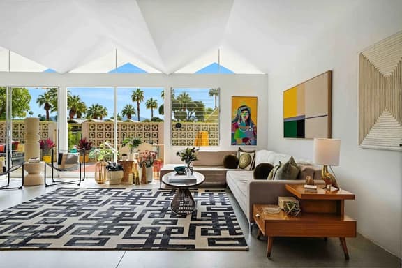 Palm Springs Icon in Las Palmas